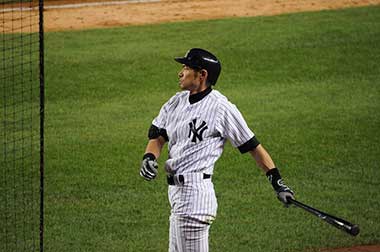 ヤンキース時代のイチロー、2012年7月Ichiro on deck as a New York Yankee　Author:Thousandrobots